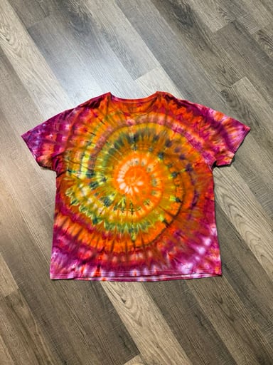 Preview pic of Tie dye 3XL made by curlystiedyes