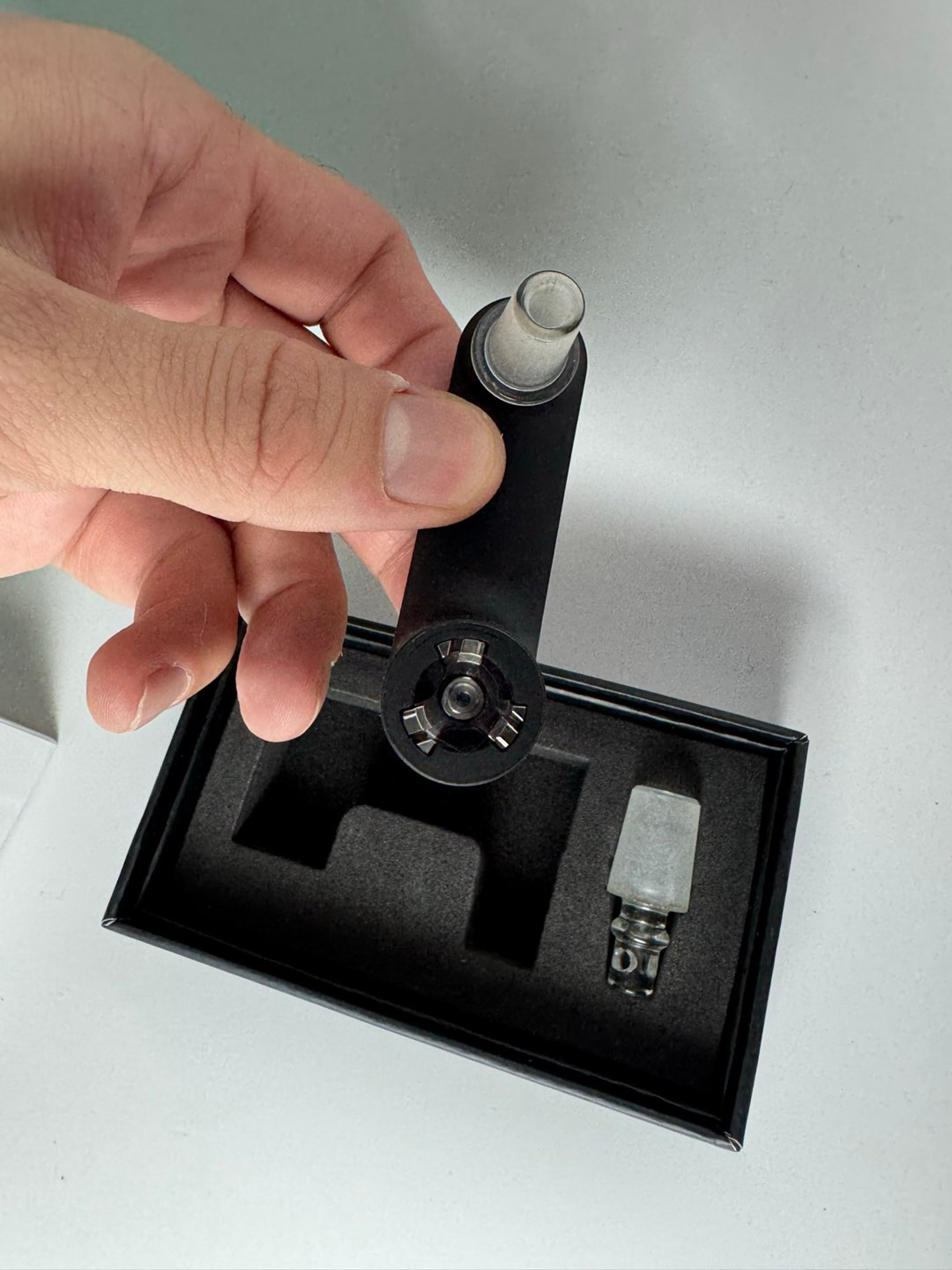 Preview pic of USED PIVOT ADAPTER FOR GLASS RIGS