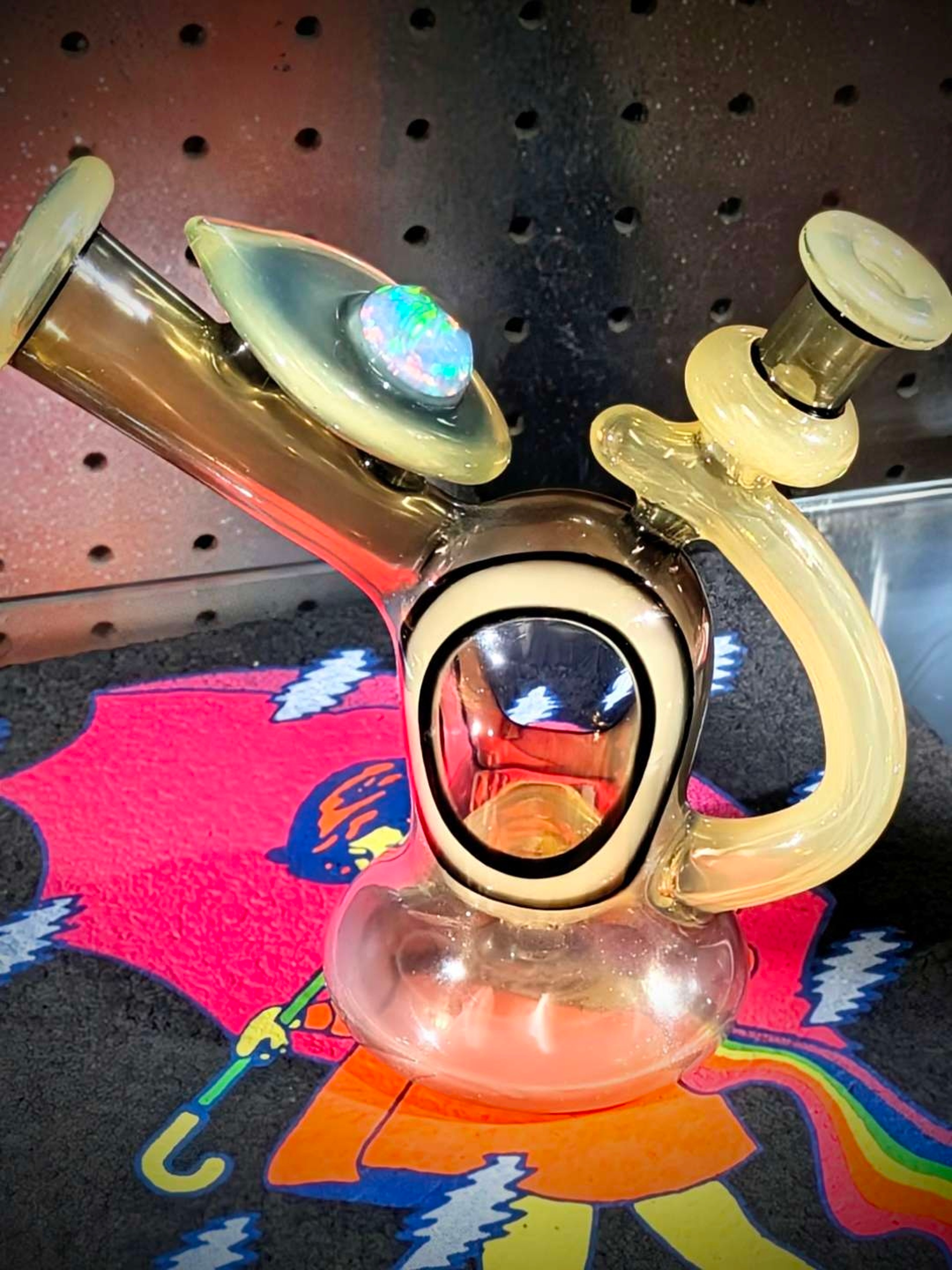 Preview pic of Bowman V5 Cfl with huge opal coin and his classic windows