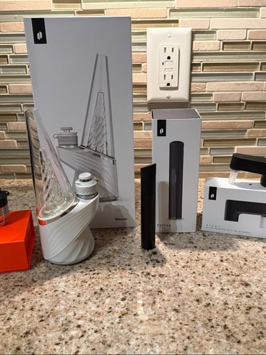 Preview pic of Puffco Bundle