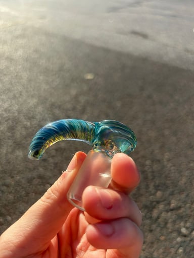 Preview pic of Made by Elmollo Boro 18mm 3 Hole, Opal in screen *chipped horn & cracked screen, doesn't effect