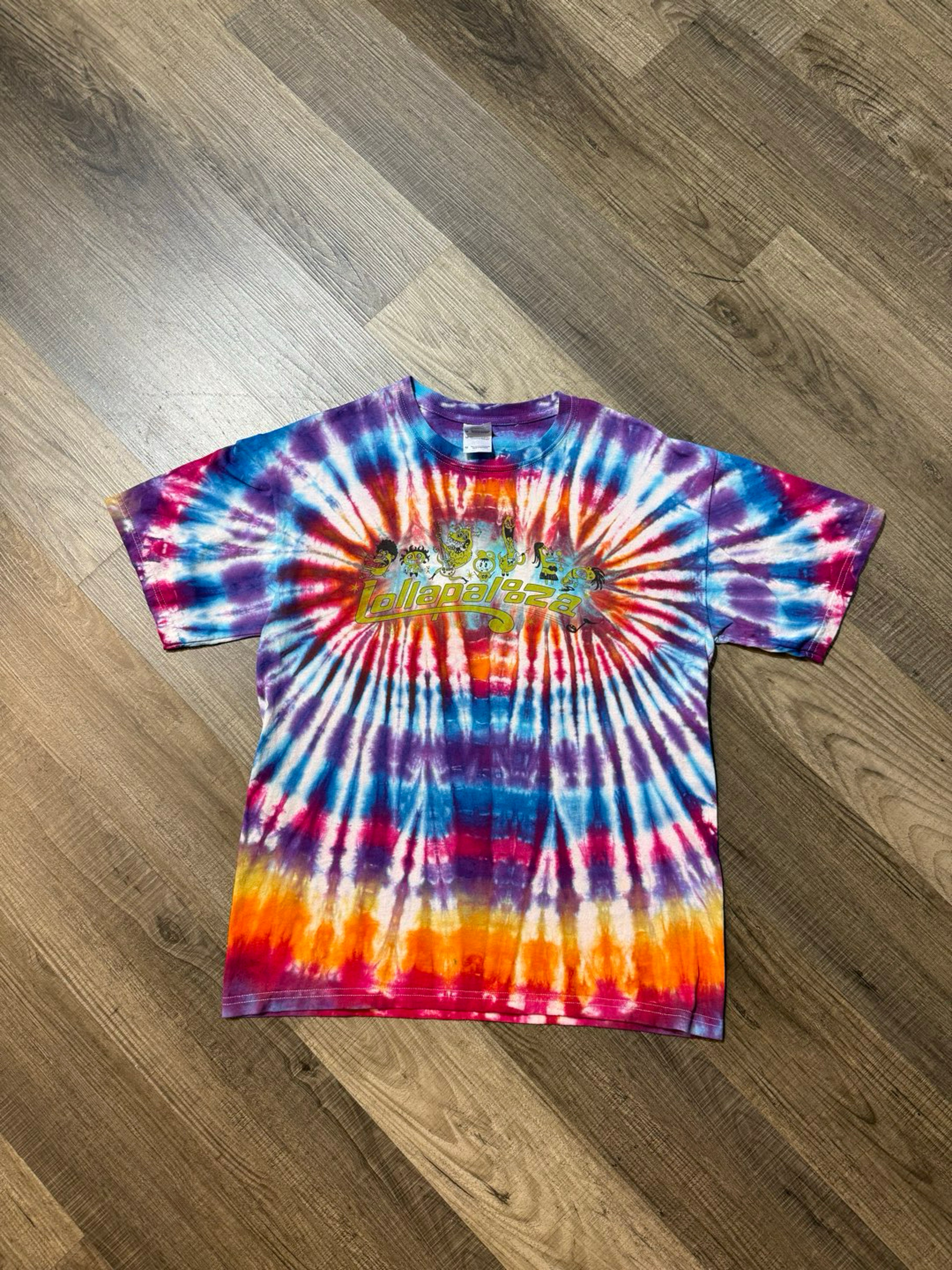 Preview pic of ‘09 Lollapalooza tie die size medium
