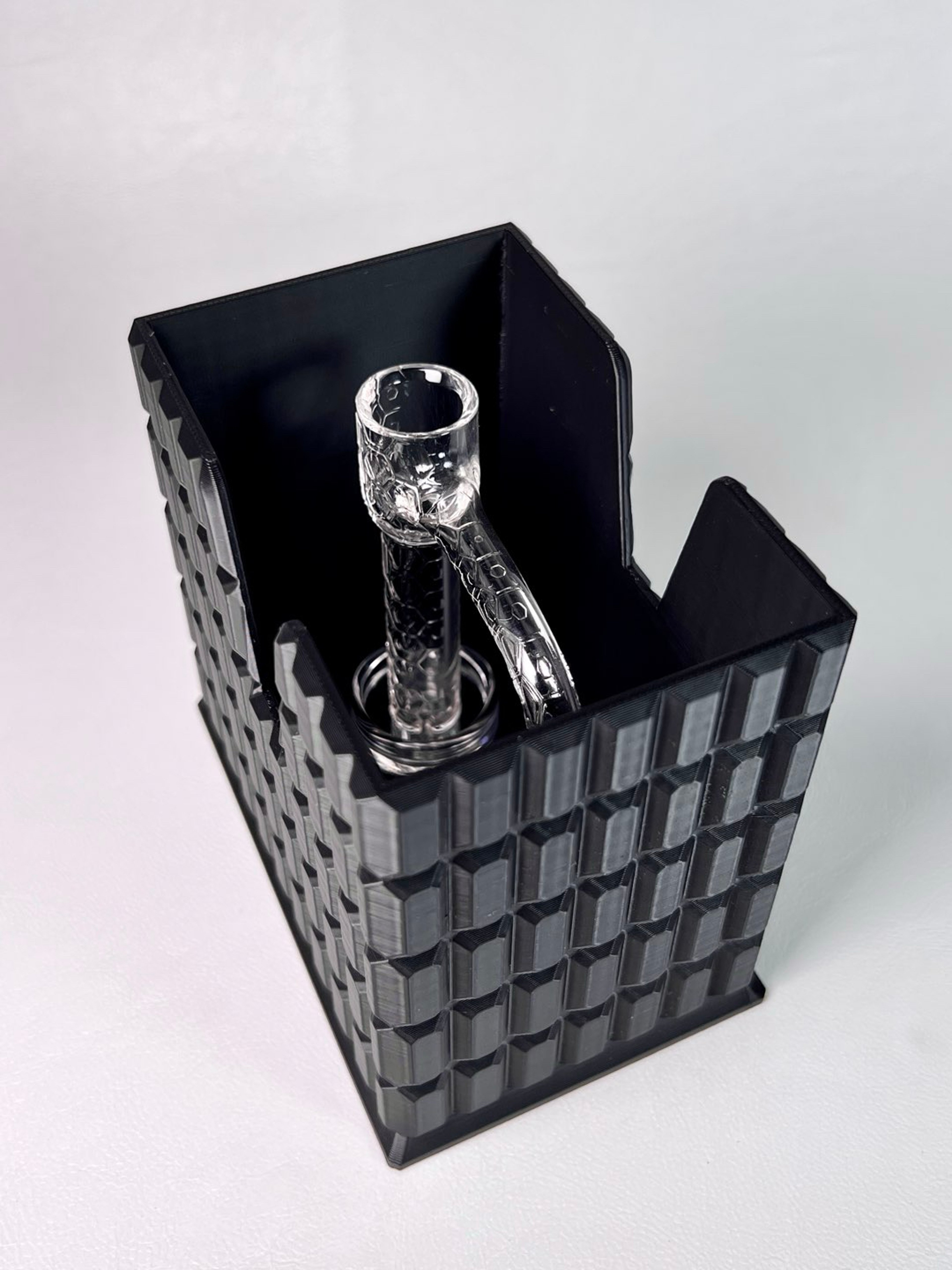 Preview pic of Emerald Sentinel Guarded Banger Holder