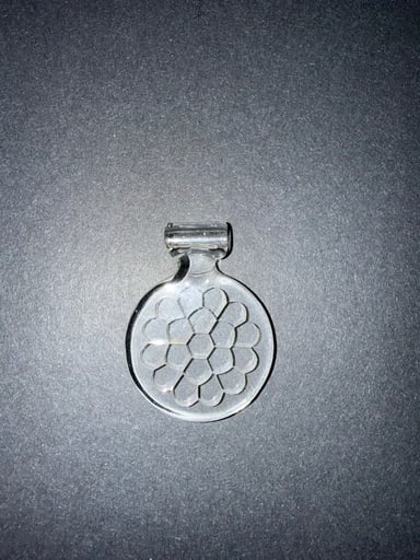 Preview pic of Honeycomb Mille Pendant