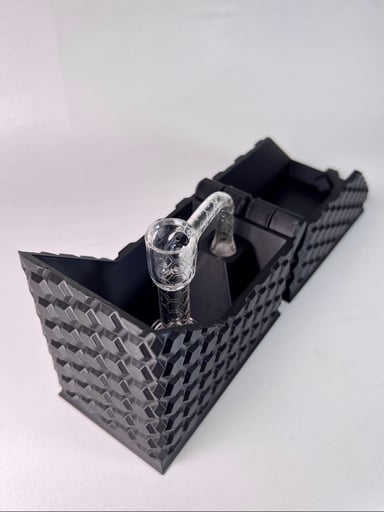 Preview pic of Gilded Guardian Banger Holder