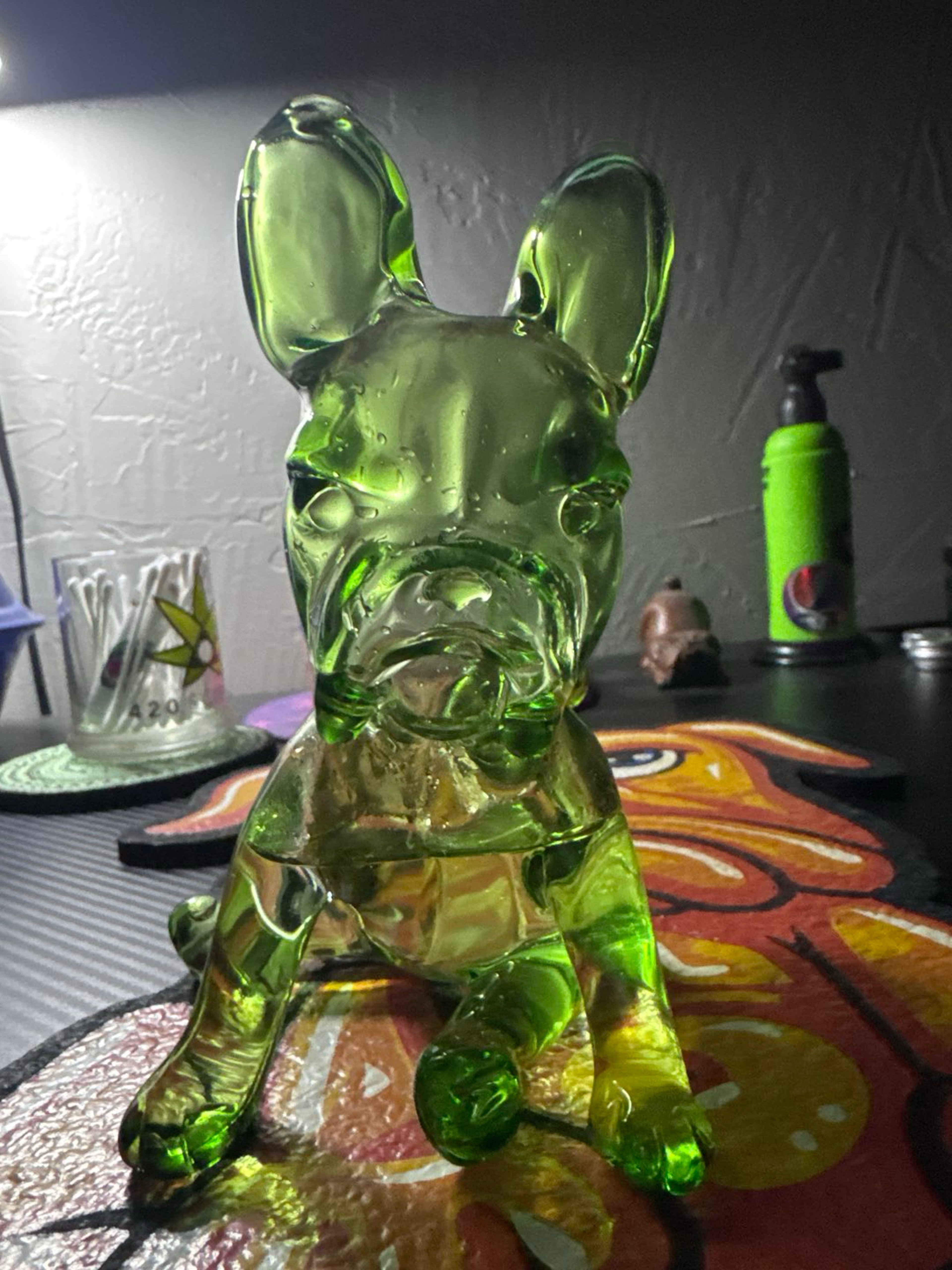 Swanny sitting frenchie image 0