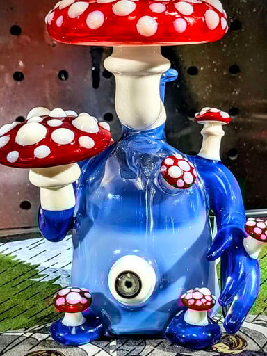 Preview pic of Snic Barnes mushroom rig!