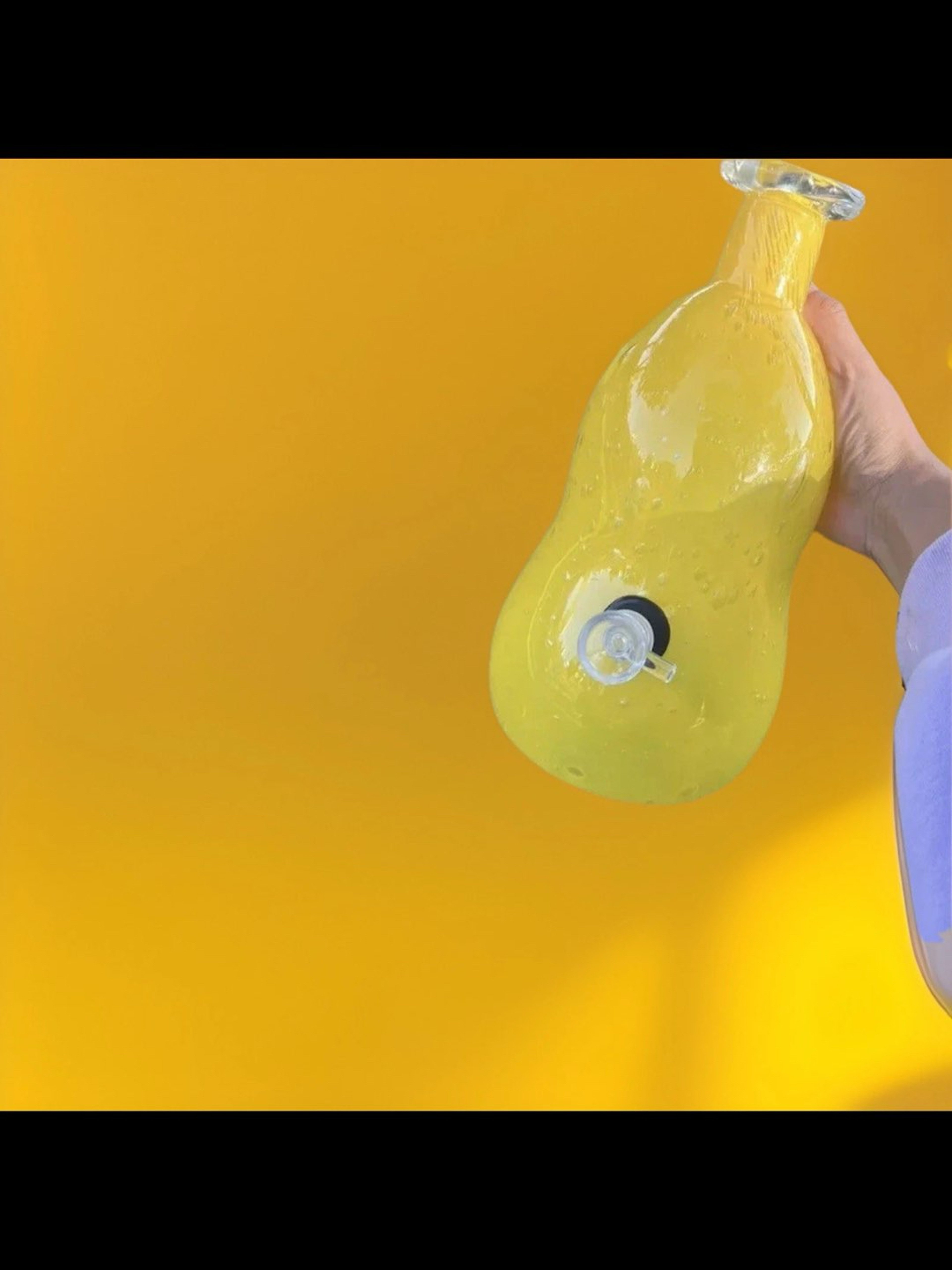 Preview pic of Bright cute Yellow bong 💛