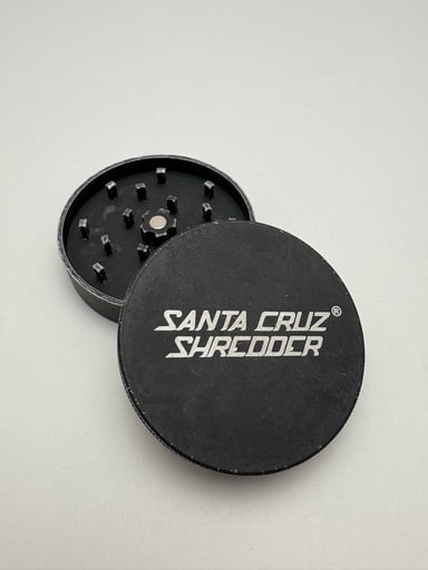 Preview pic of Santa Cruz Shredder Grinder