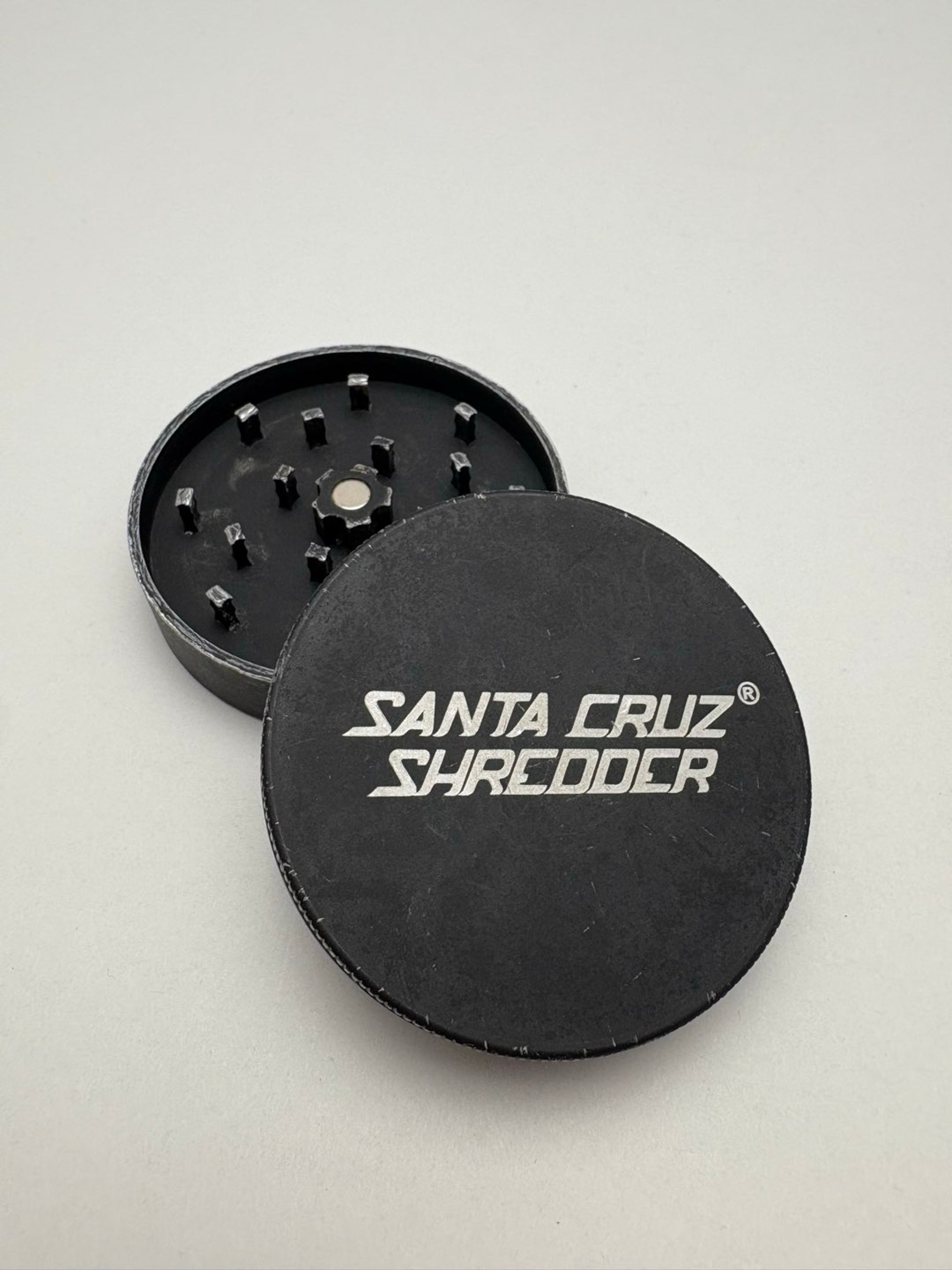 Preview pic of Santa Cruz Shredder Grinder