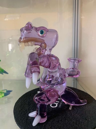 Preview pic of Chronic glass custom Dino