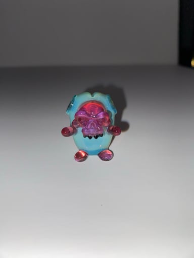 Preview pic of Chasesglass Skelebeadle Pendant