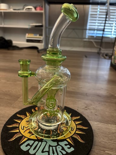 Preview pic of URBAN GLASS