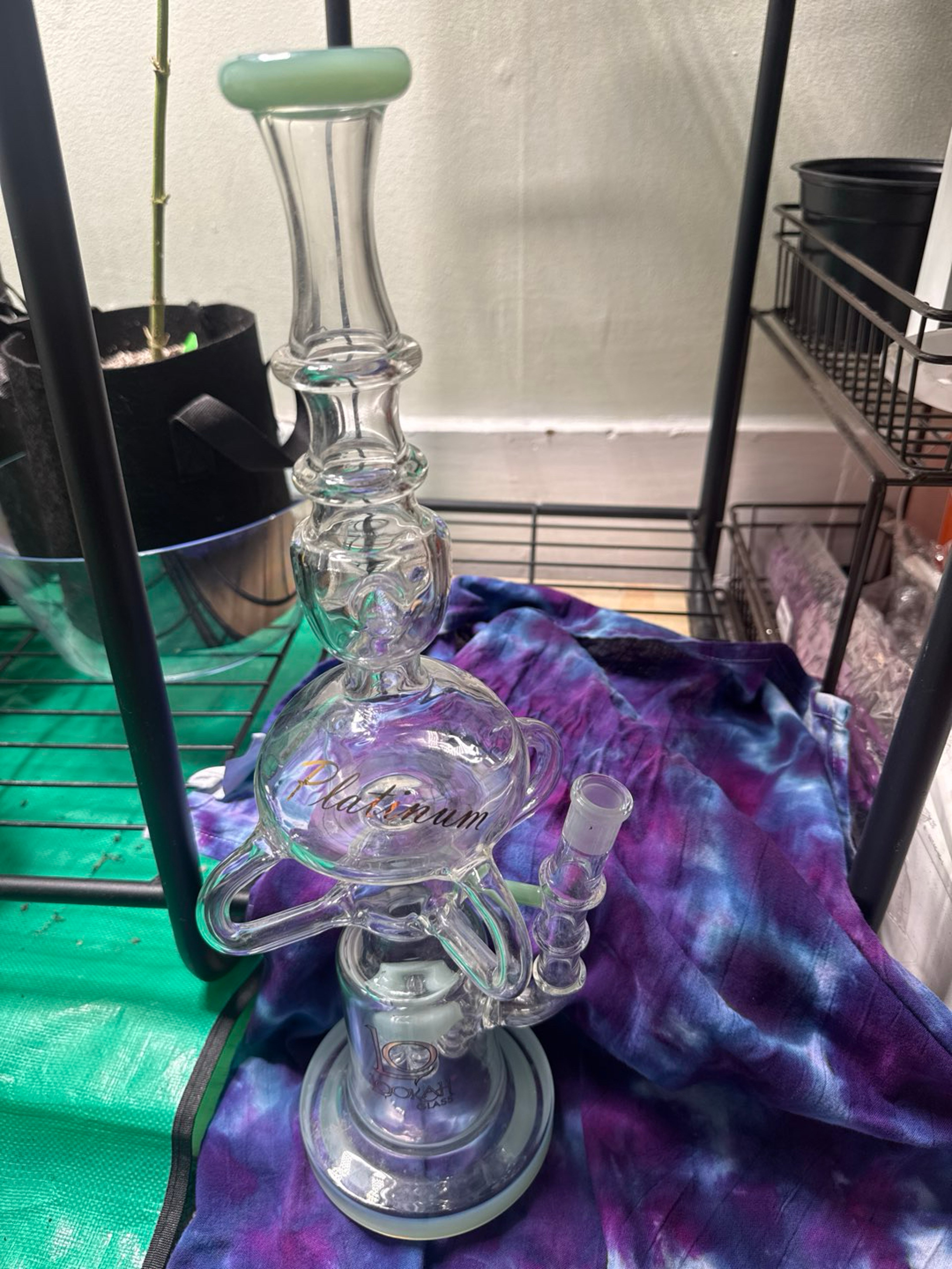 Preview pic of Lookah Platinum 18” Recycler