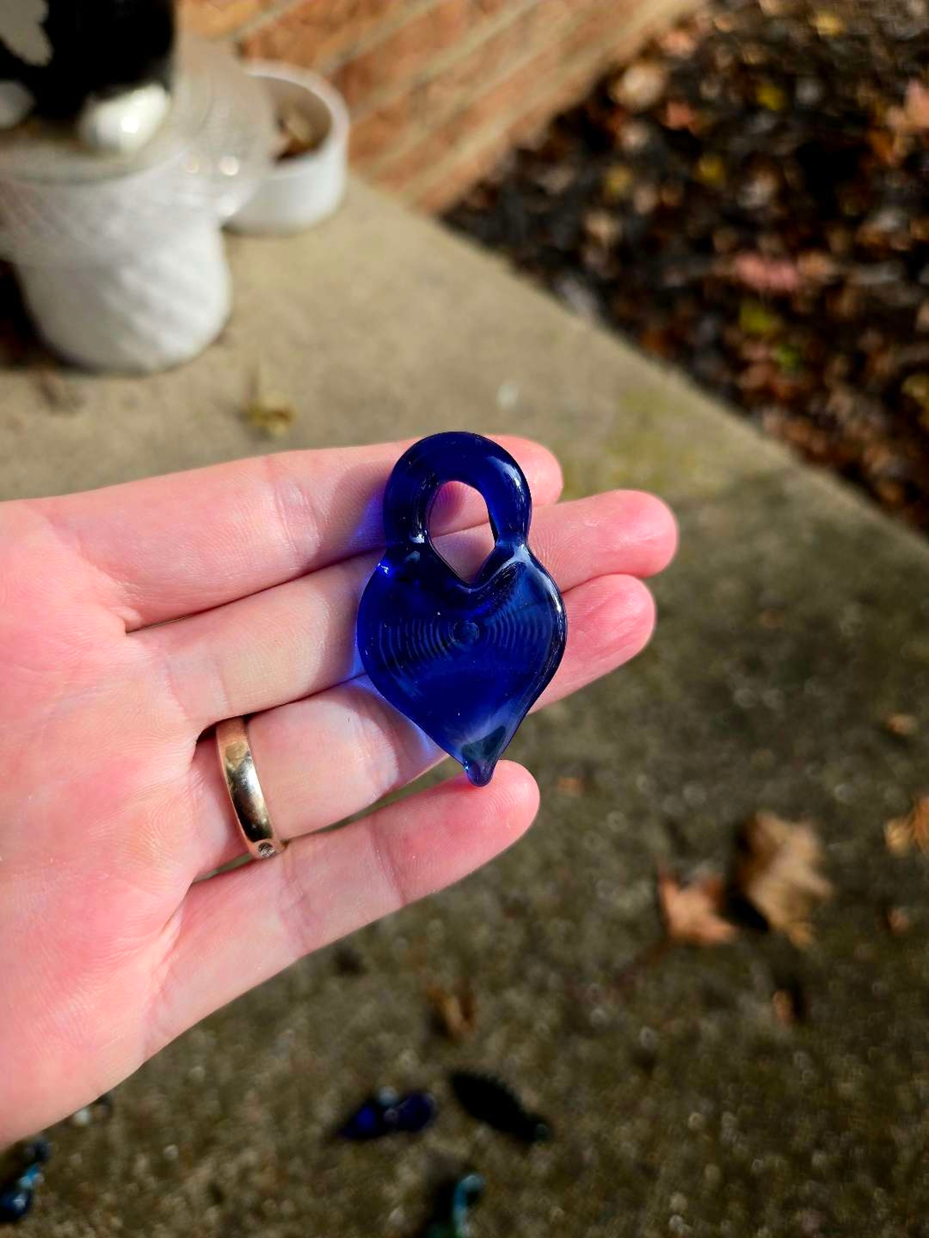 Preview pic of Cobalt Heart Pendant