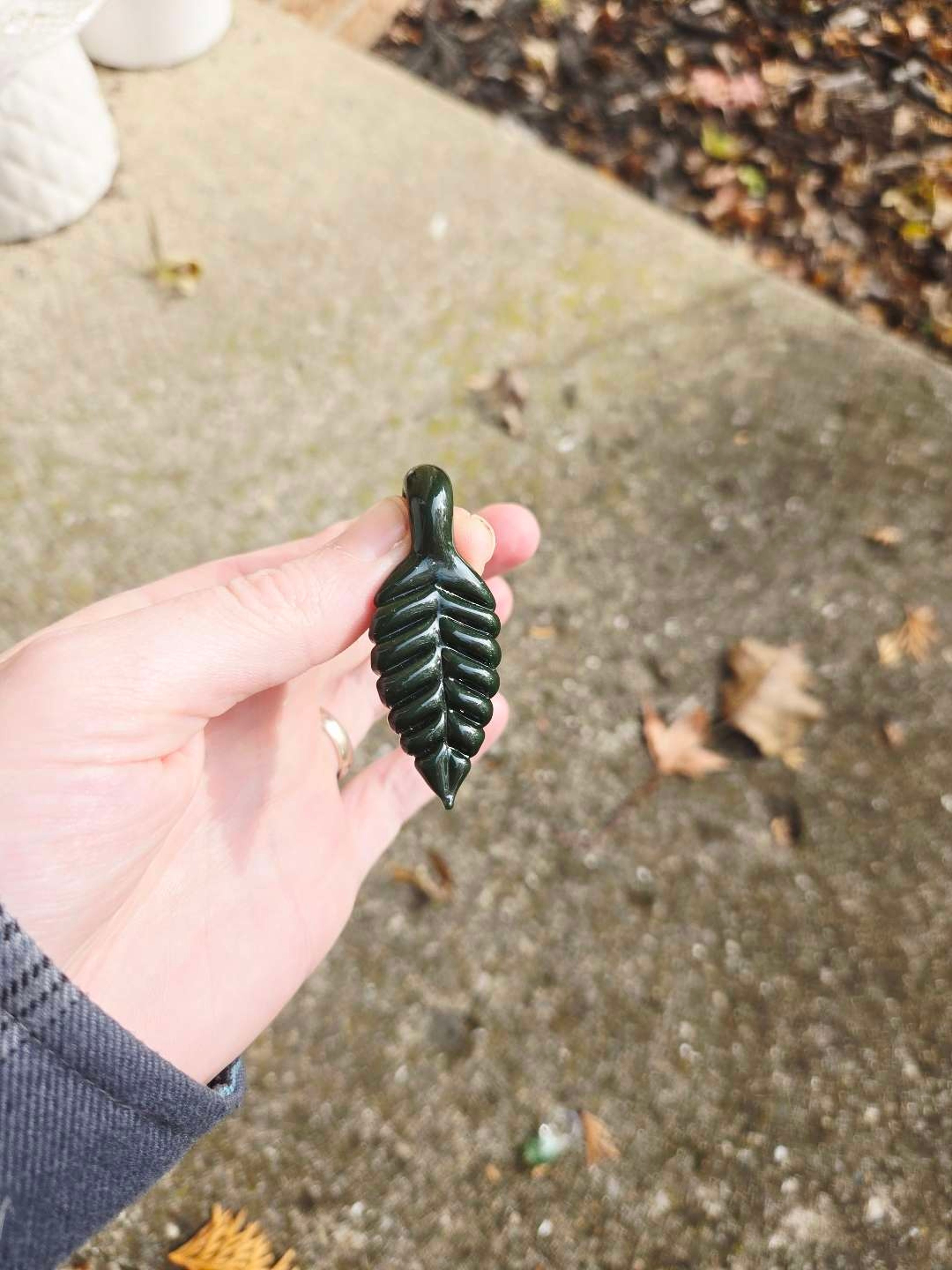Preview pic of Leaf Pendant
