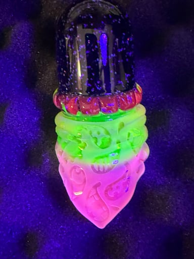 Preview pic of Les Moor Moorior Pendant cruahed Opal w/ Lucy and Illuminati