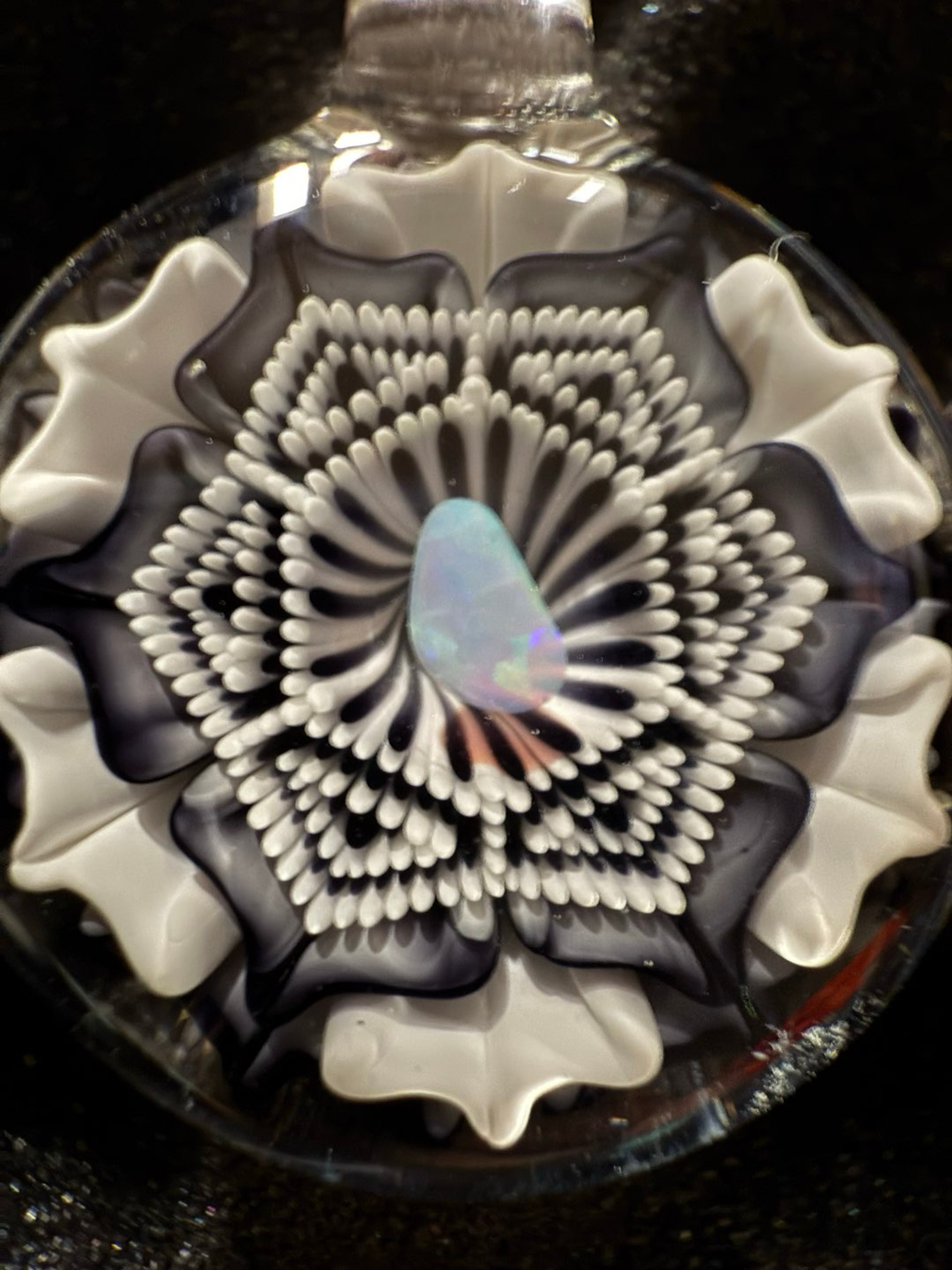 Preview pic of WR Glass Implosion Pendant