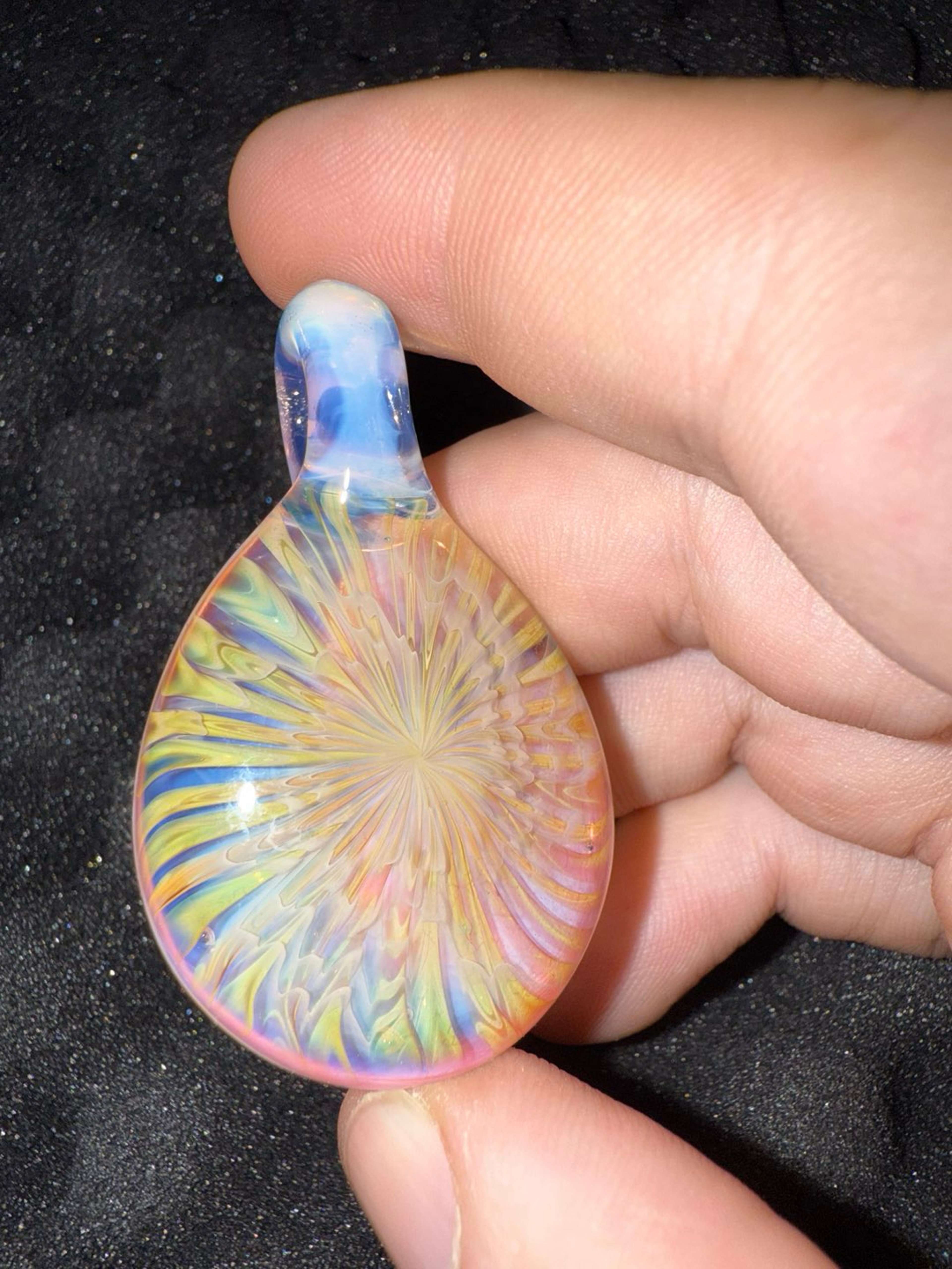 Preview pic of JD Maplesden Fume Pendant
