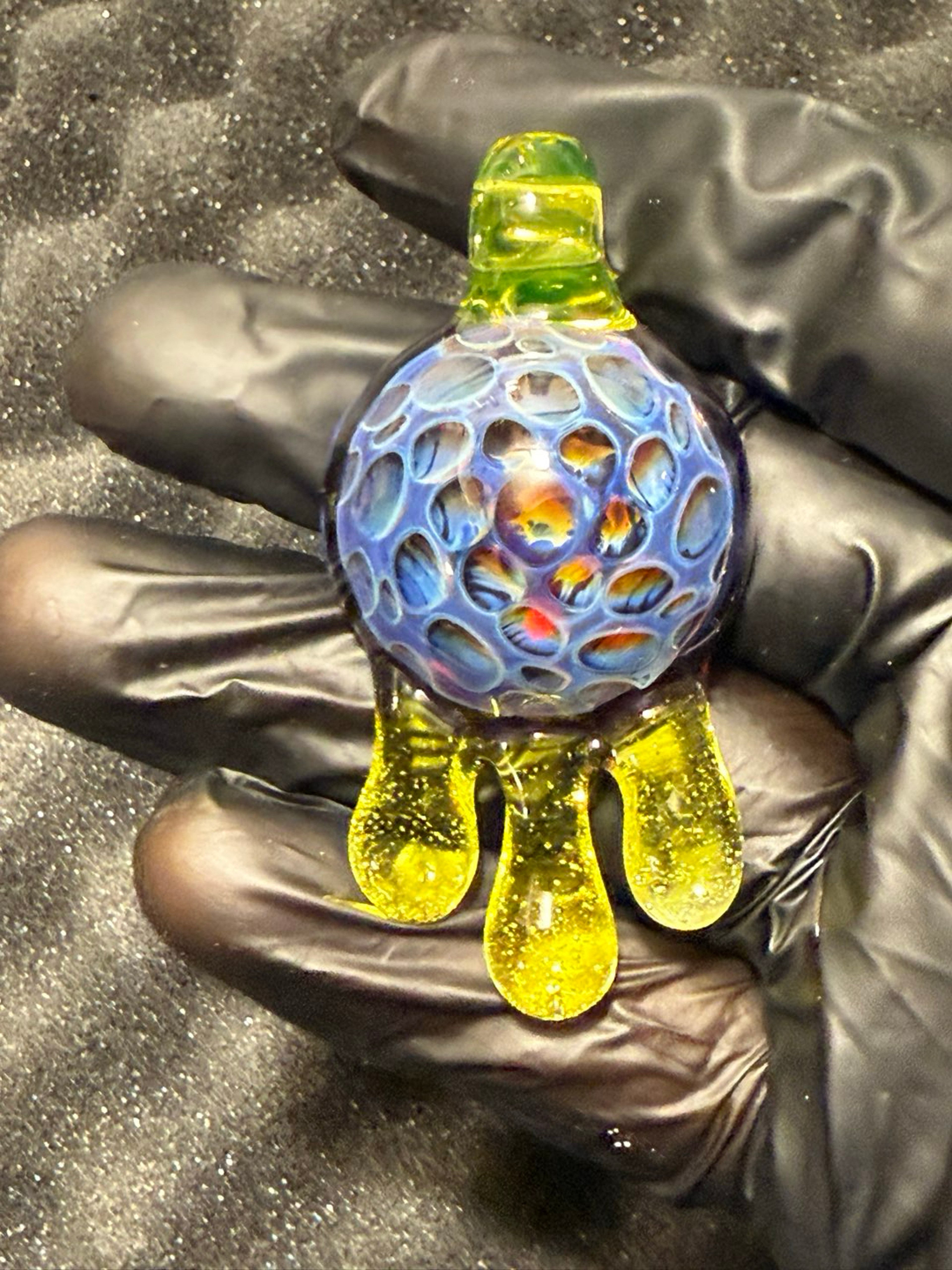 Preview pic of Unknown Artist honey comb pool water drip pendant