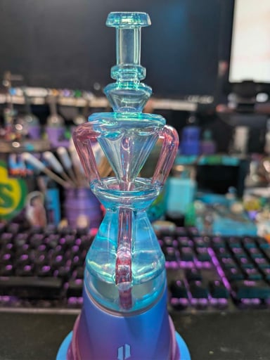 Preview pic of Puffco Captn Chronic