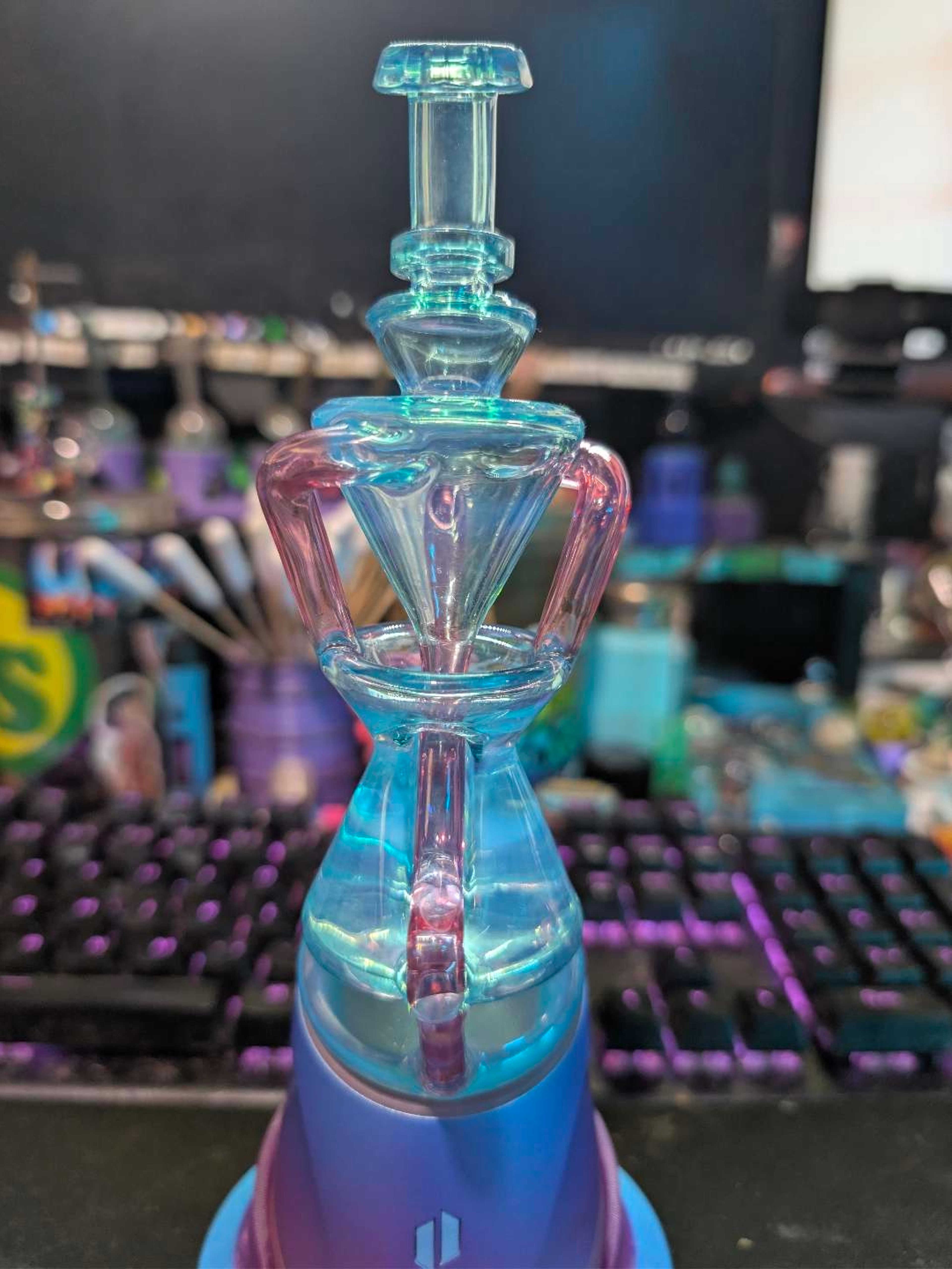 Preview pic of Puffco Captn Chronic