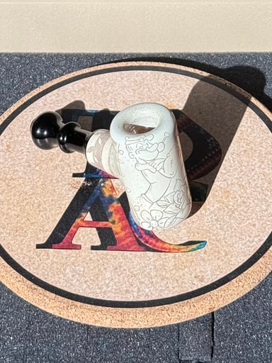 Preview pic of Skoor Glass engraved corncob pipe