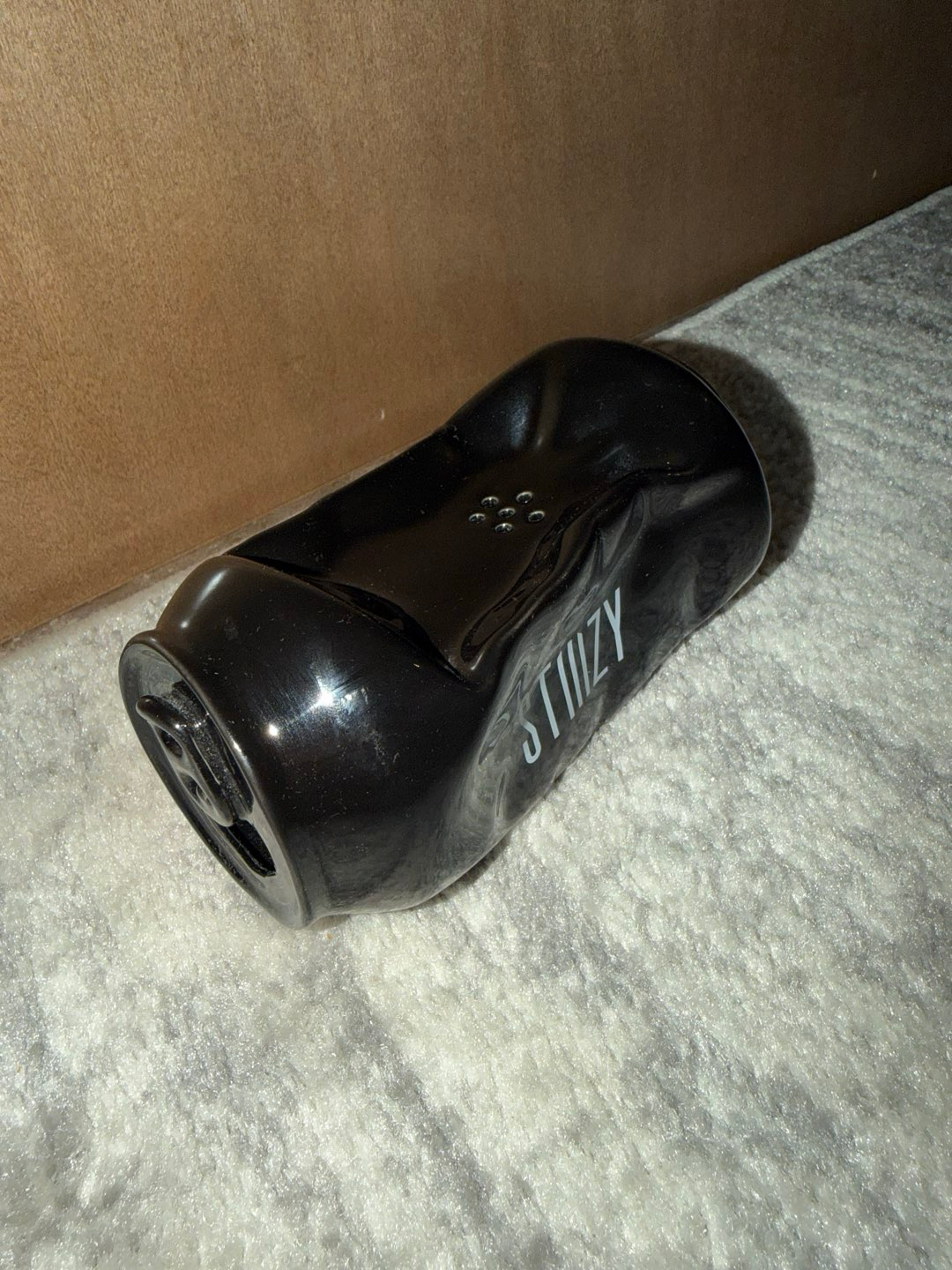 Stiiizy glass “crushed can” pipe image 0