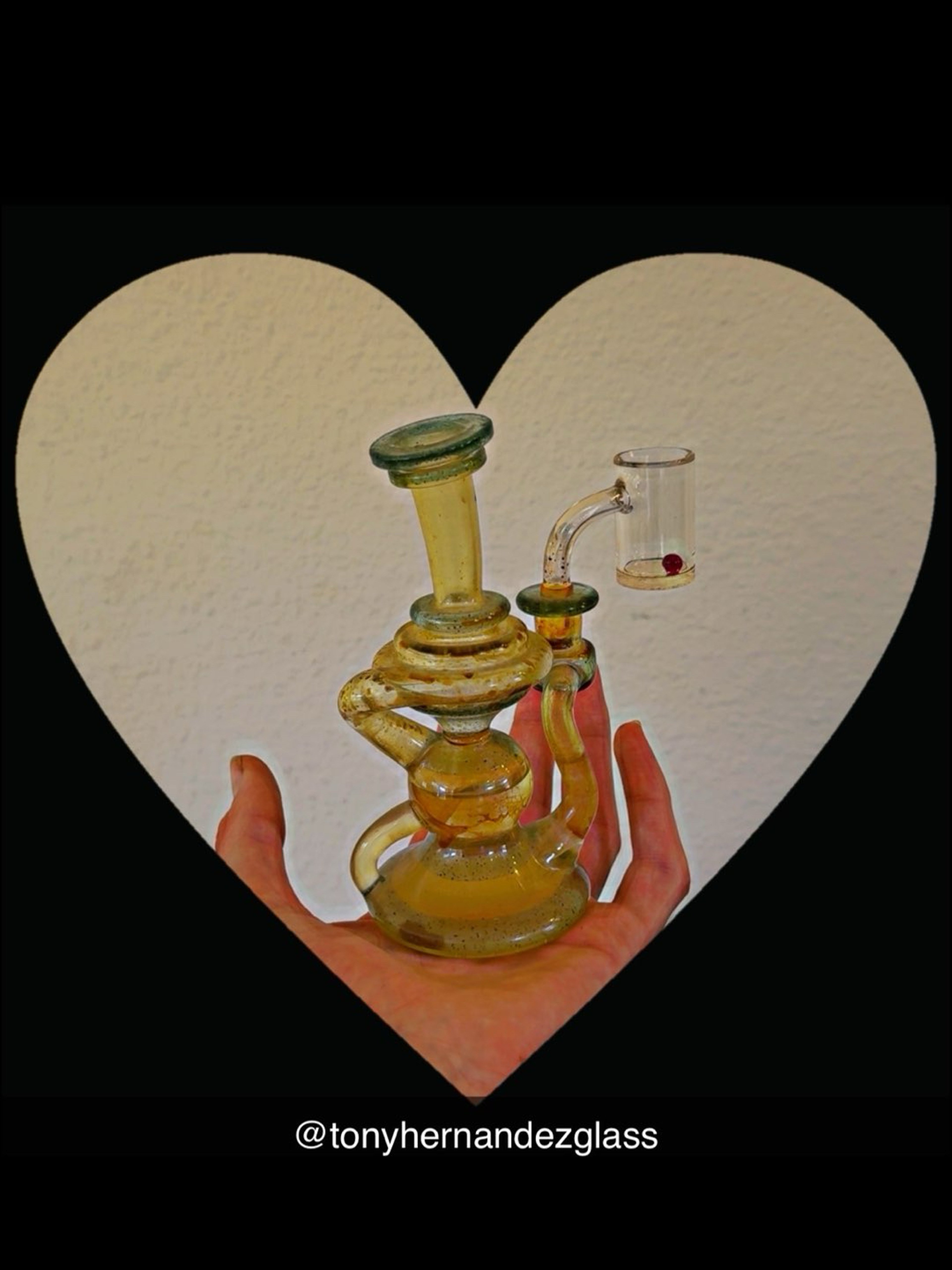 Preview pic of Tony Hernandez