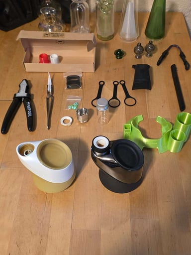 Preview pic of Two Puffcos w/Extras