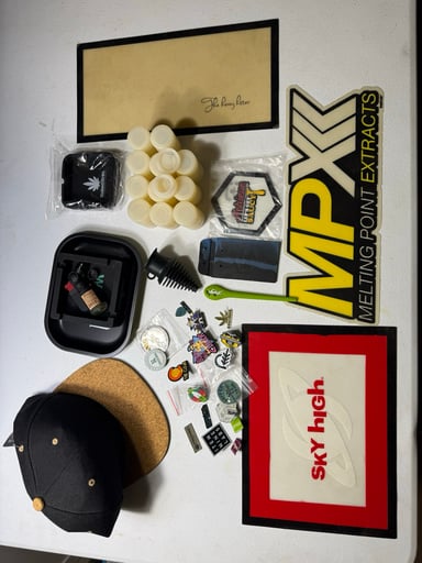 Preview pic of ACCESSORIES LOT 2