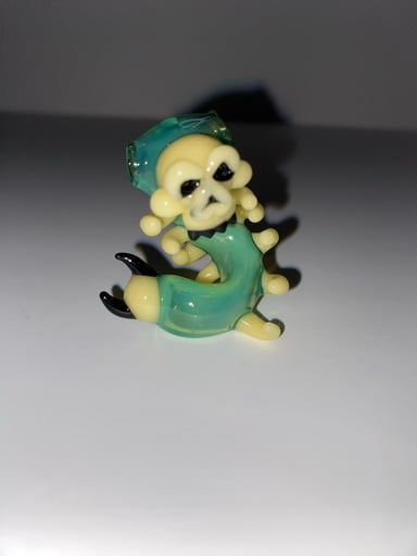 Preview pic of Chasesglass Skelepede pendant