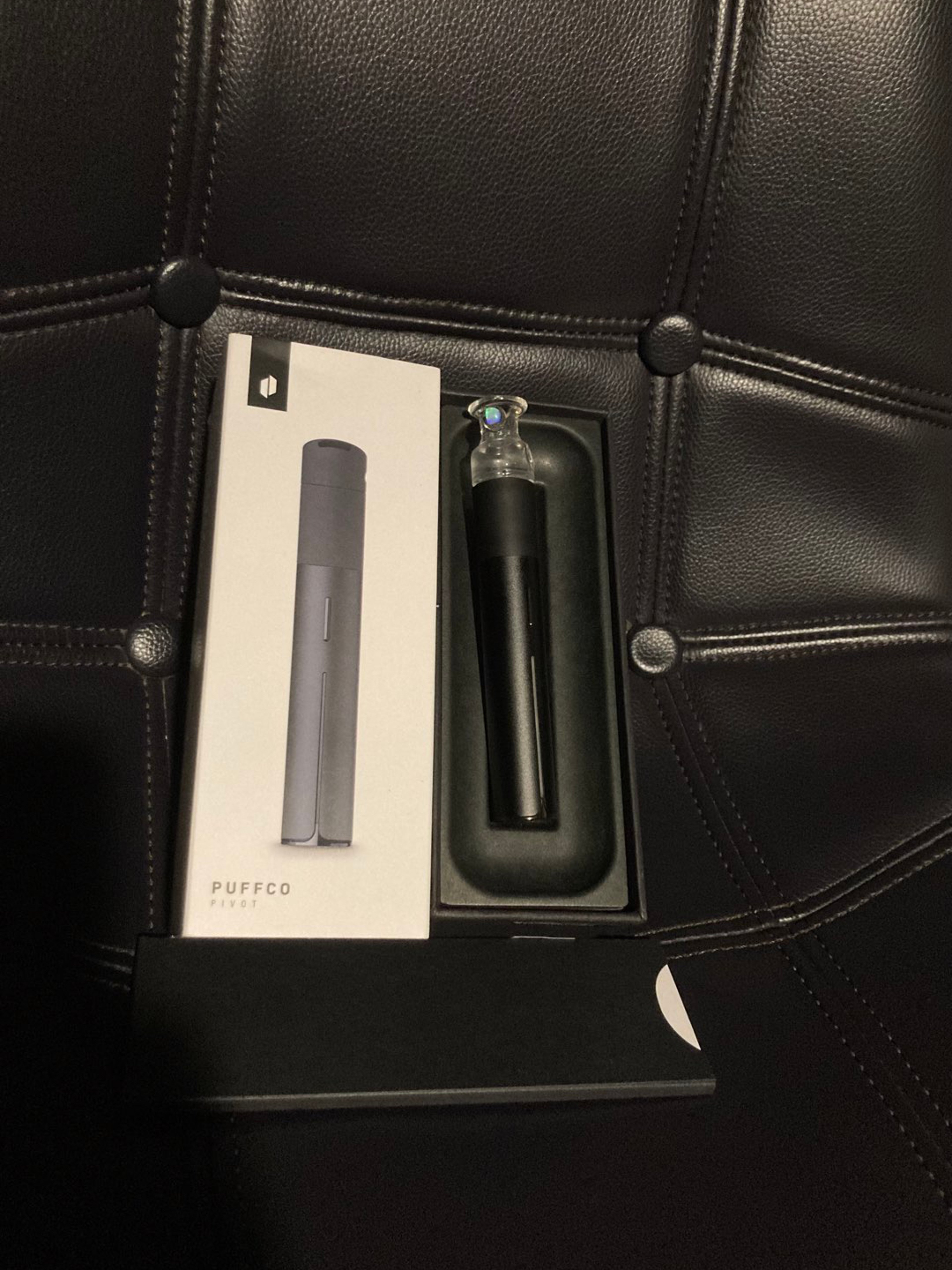 Preview pic of Puffco Pivot with glass Top INCLUDED