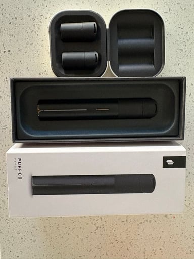 Preview pic of Like new Puffco pivot plus two extra automizers