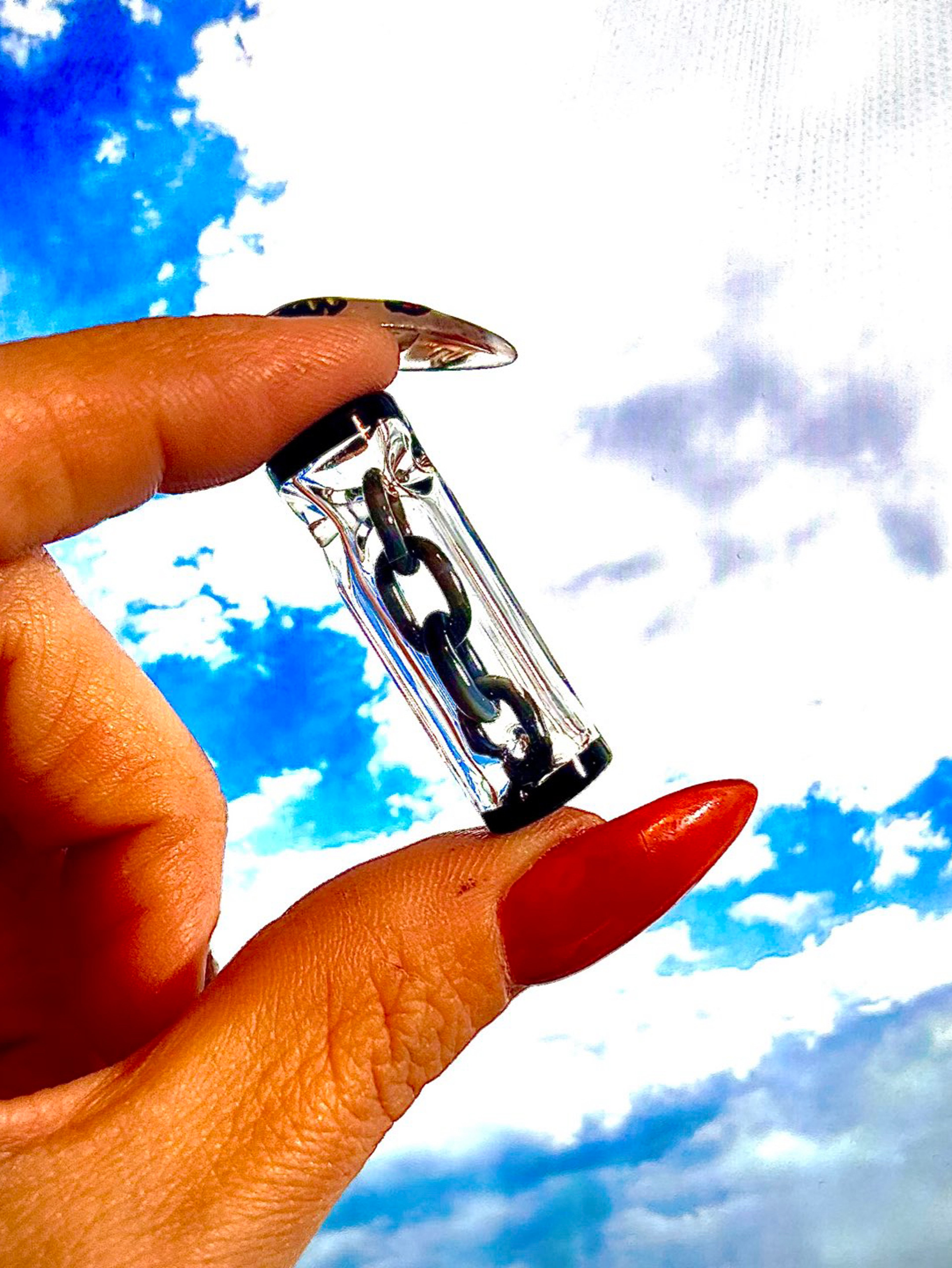 Preview pic of Chained tip