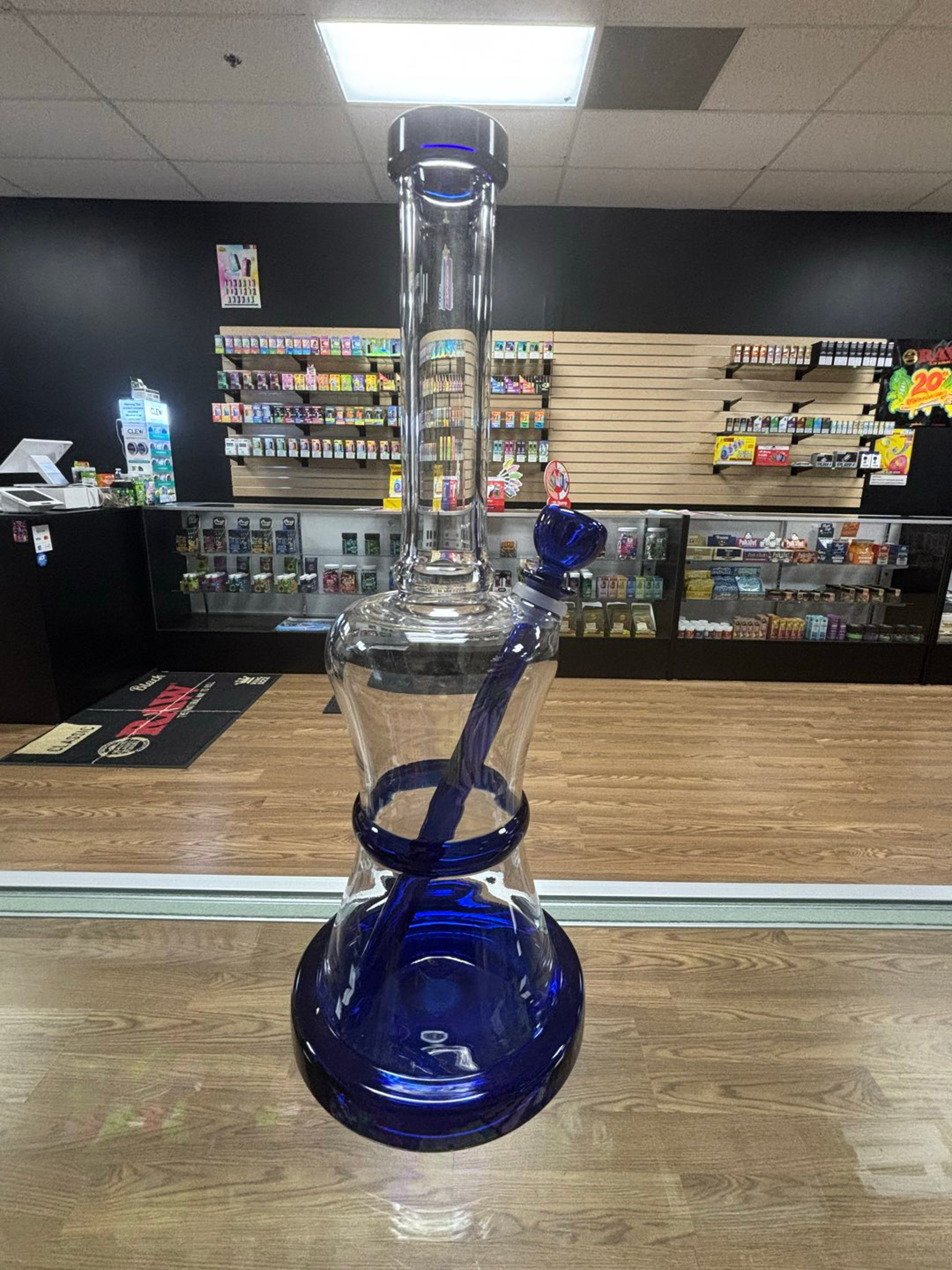 Preview pic of Deep blue and clear wate pipe!
