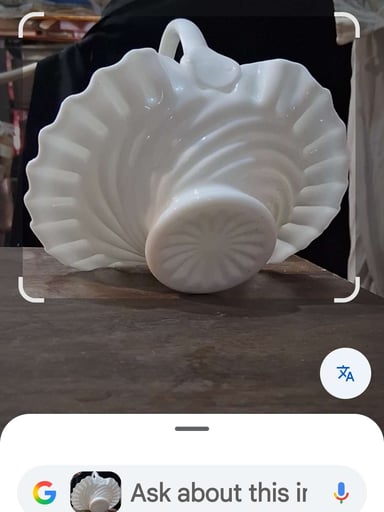 Preview pic of Vintage milk glass basket