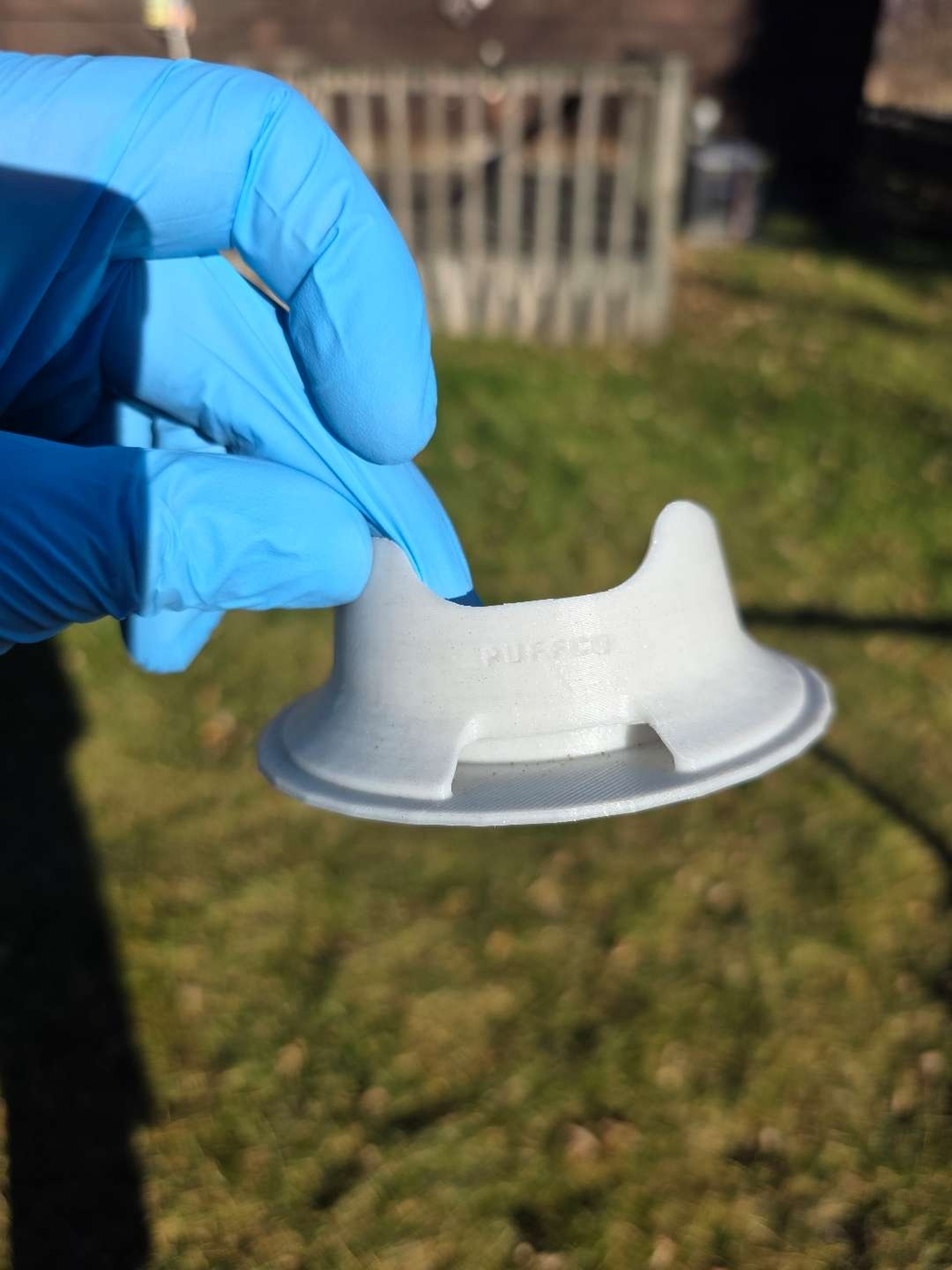 Preview pic of White stabalizer stand