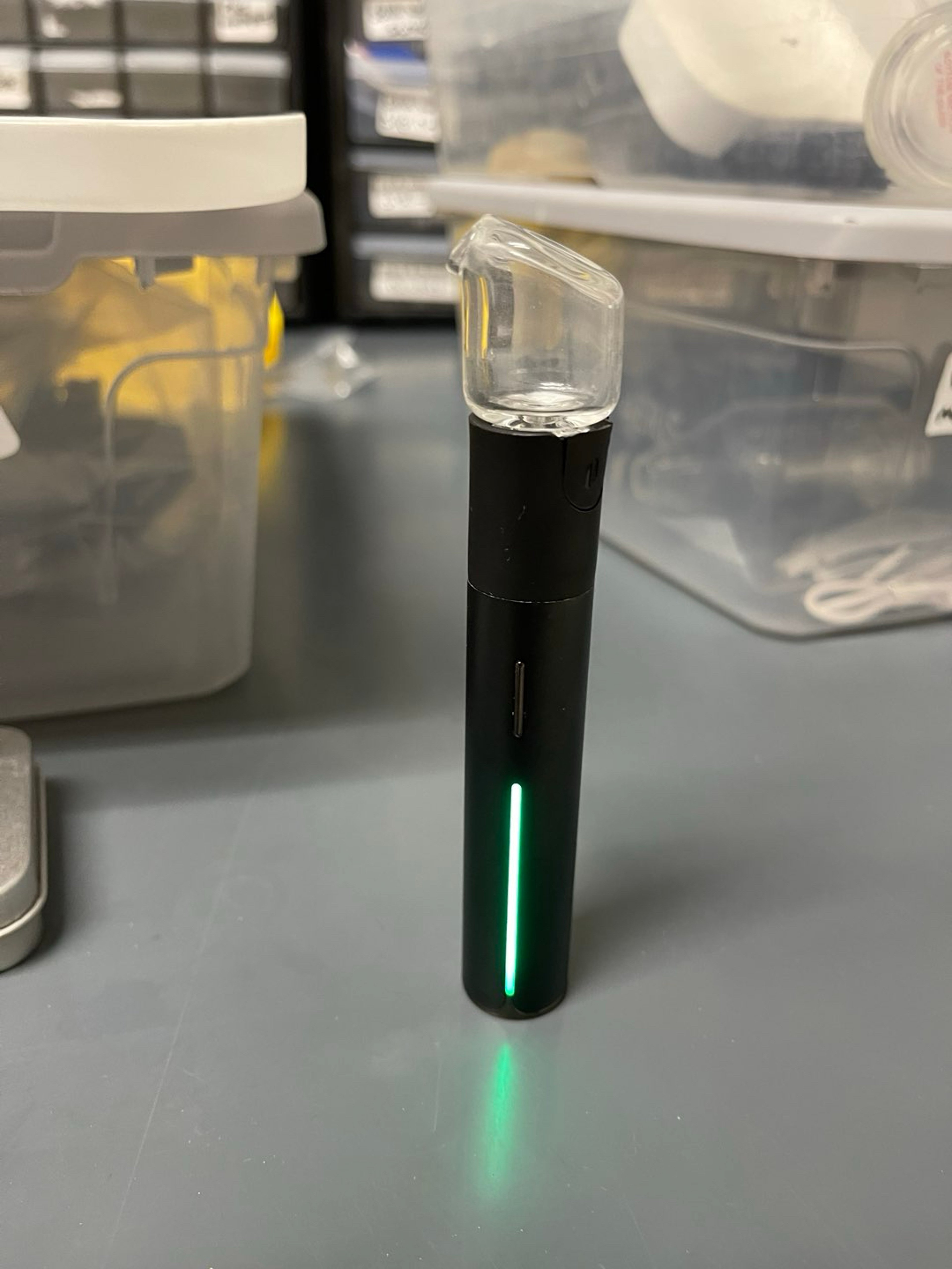 Preview pic of Puffco Pivot with bonus glass mouthpiece