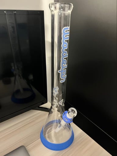 Preview pic of Illadelph Beaker ~ Medium ~ Carolina Blue