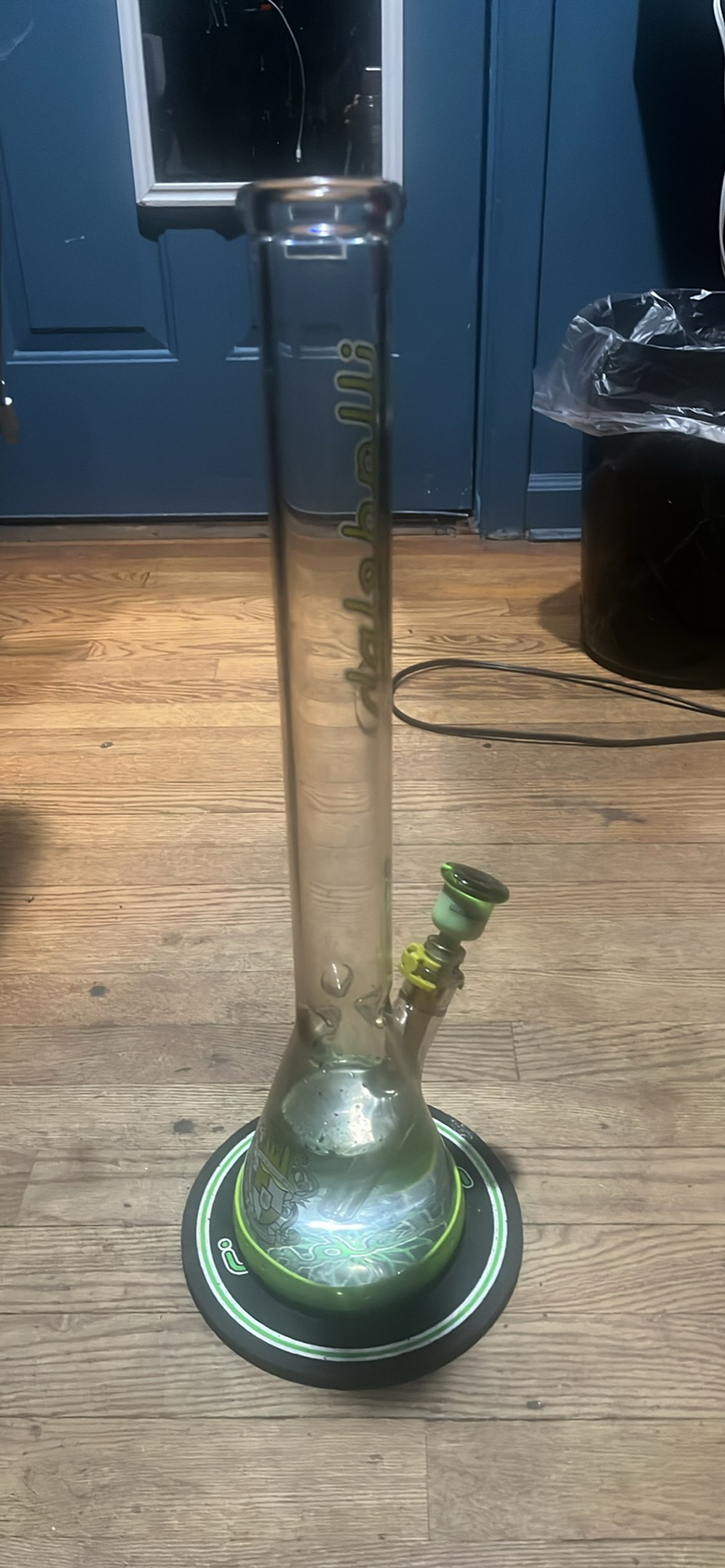 Preview pic of 21’ Lime illy beaker