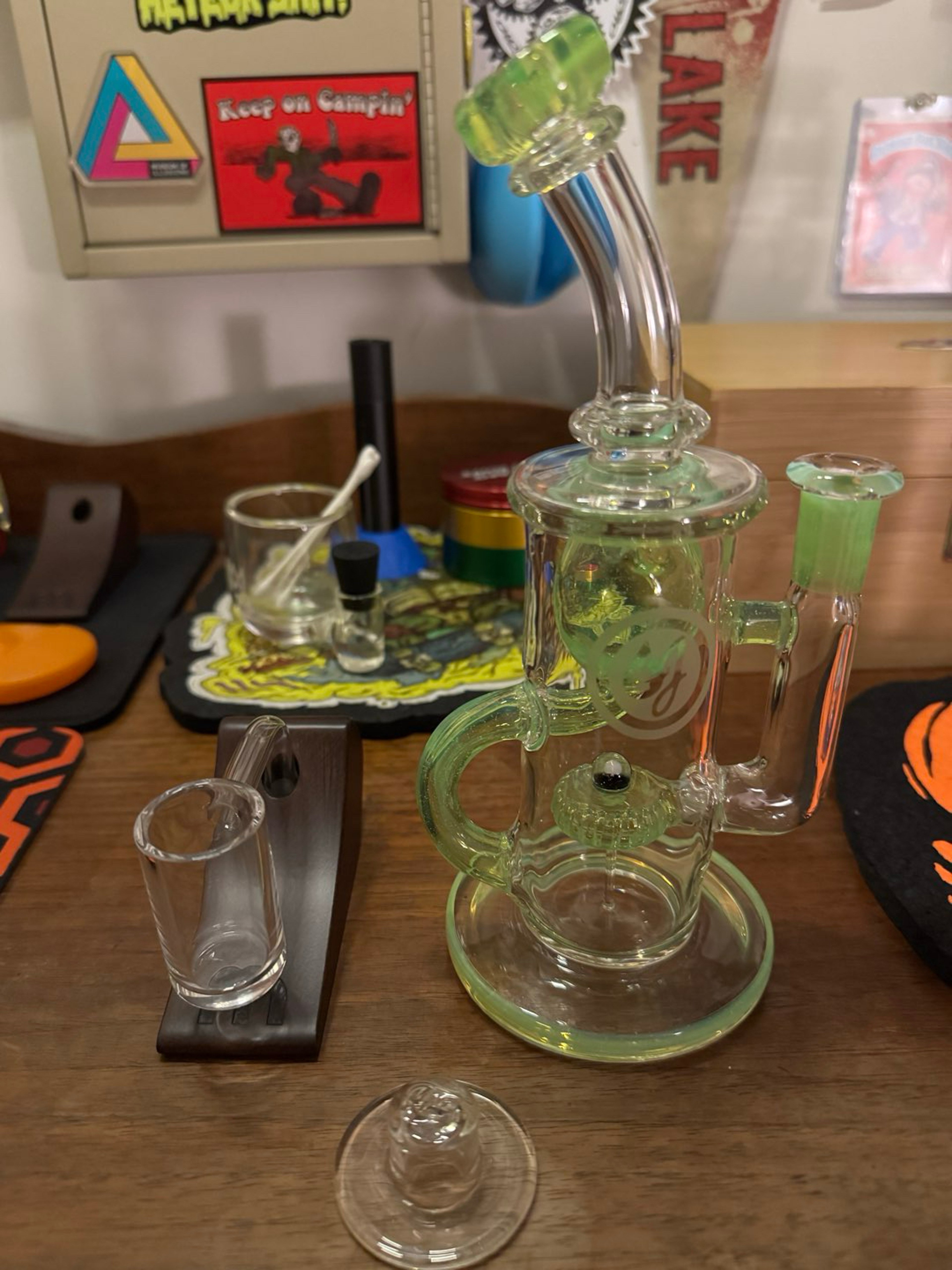 Preview pic of OJ Flame 10MM Klein Recycler, Mizer Porter Banger & Magic Hat cap with Wooden Banger Holder
