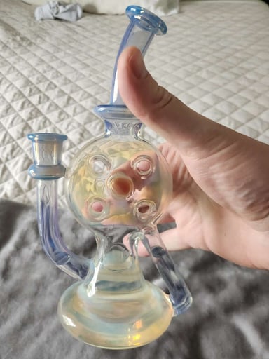 Preview pic of Uzzi Glass  Swiss dummper