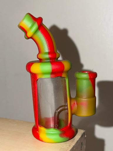 Preview pic of Miniature Rasta Silicone Bong