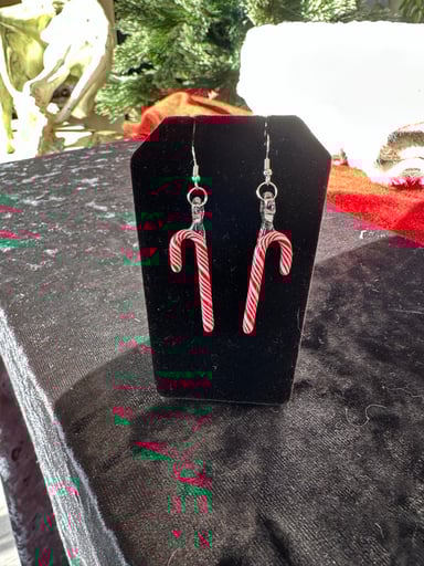 Preview pic of Candy cane earrings