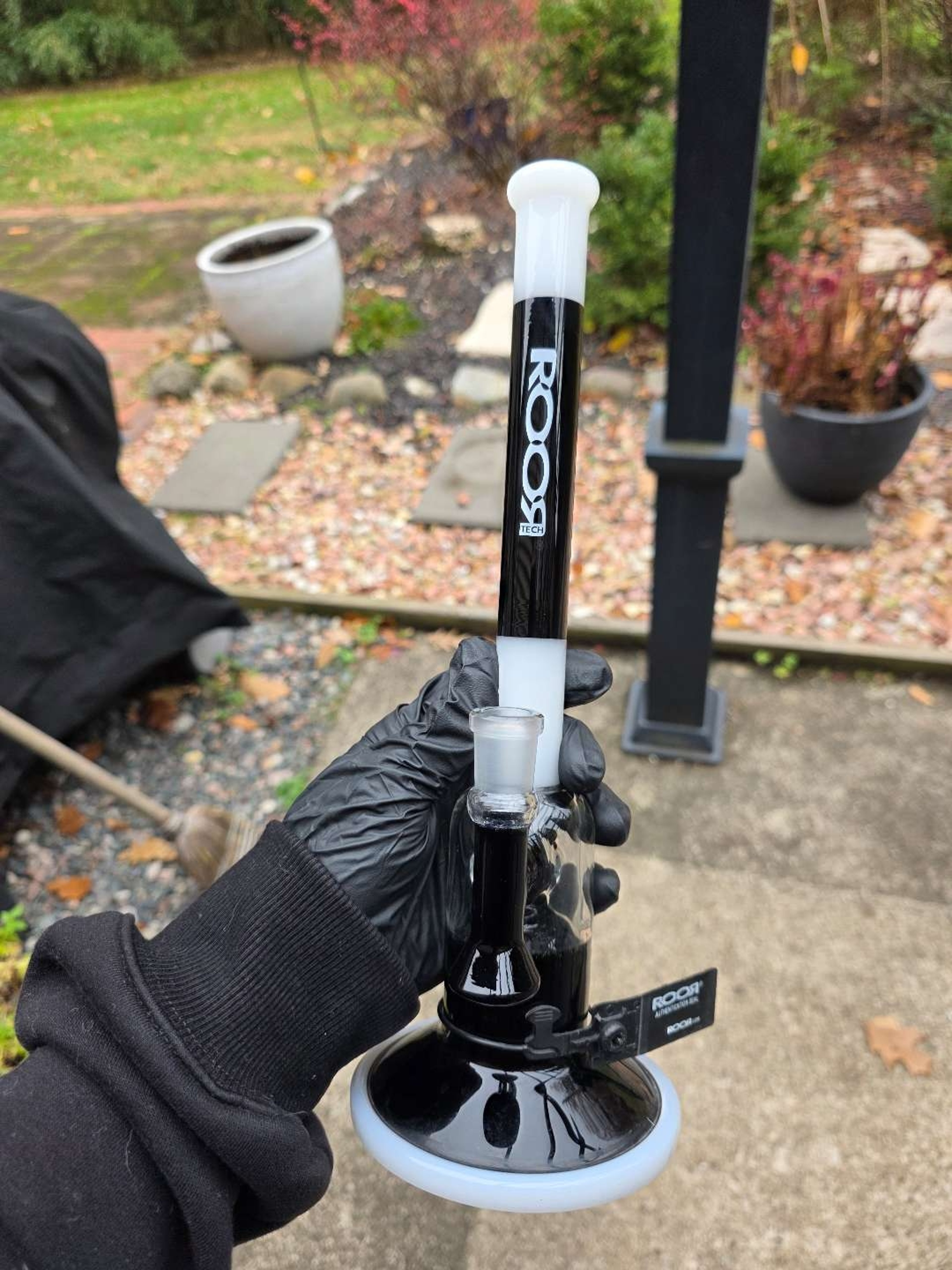 Preview pic of ROOR tech bong/rig 14mm + matching adapter for 10mm