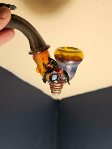 Preview pic of Bee Hive with nectar dripping