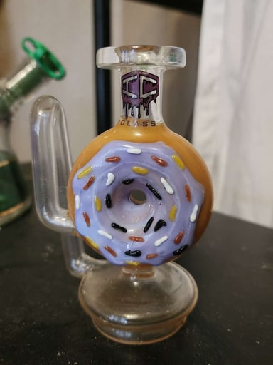 Preview pic of IC Glass Donut Puffco Top Attachment