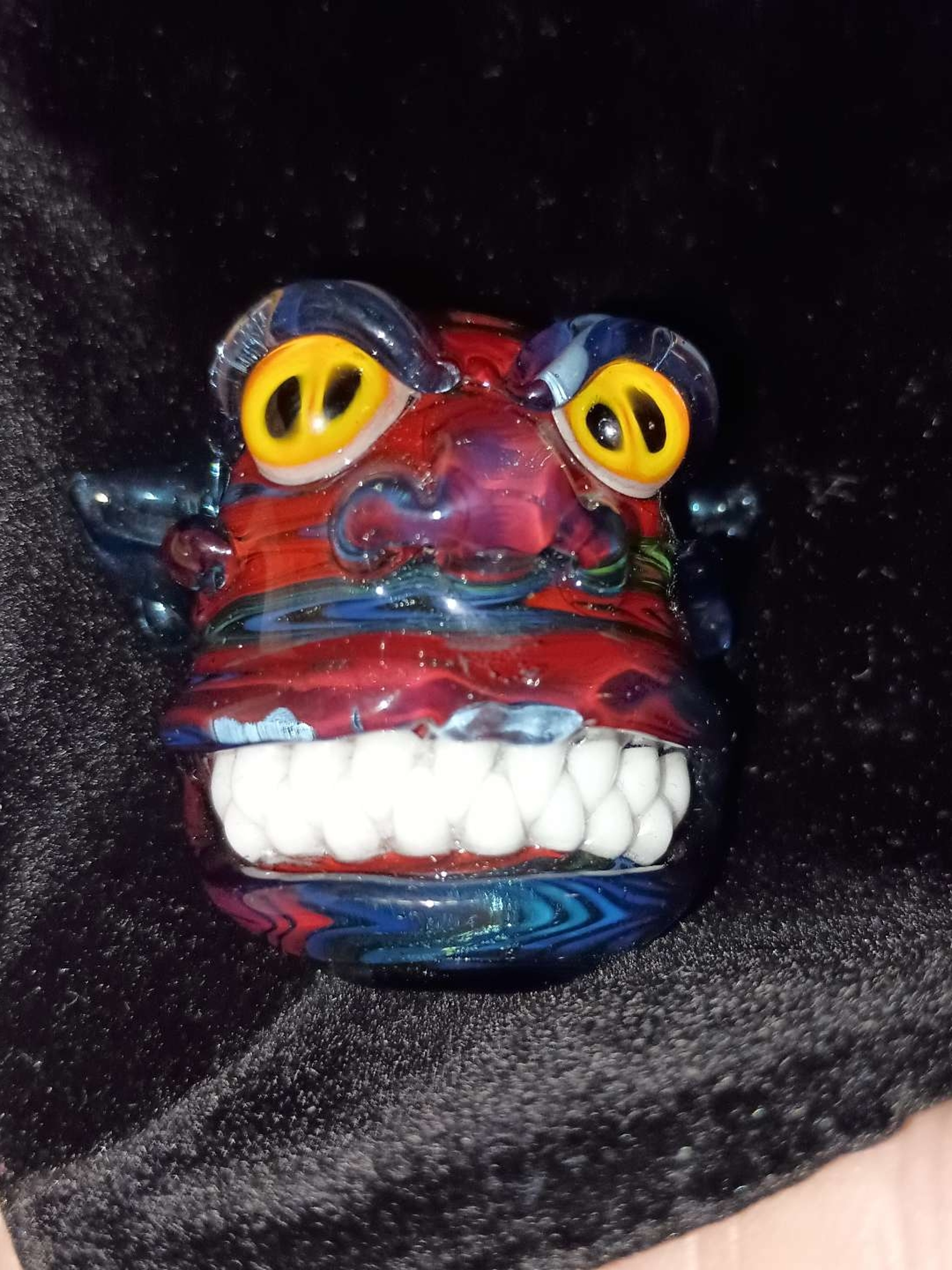Preview pic of Wyrd Glass wigwag gobin head pendant