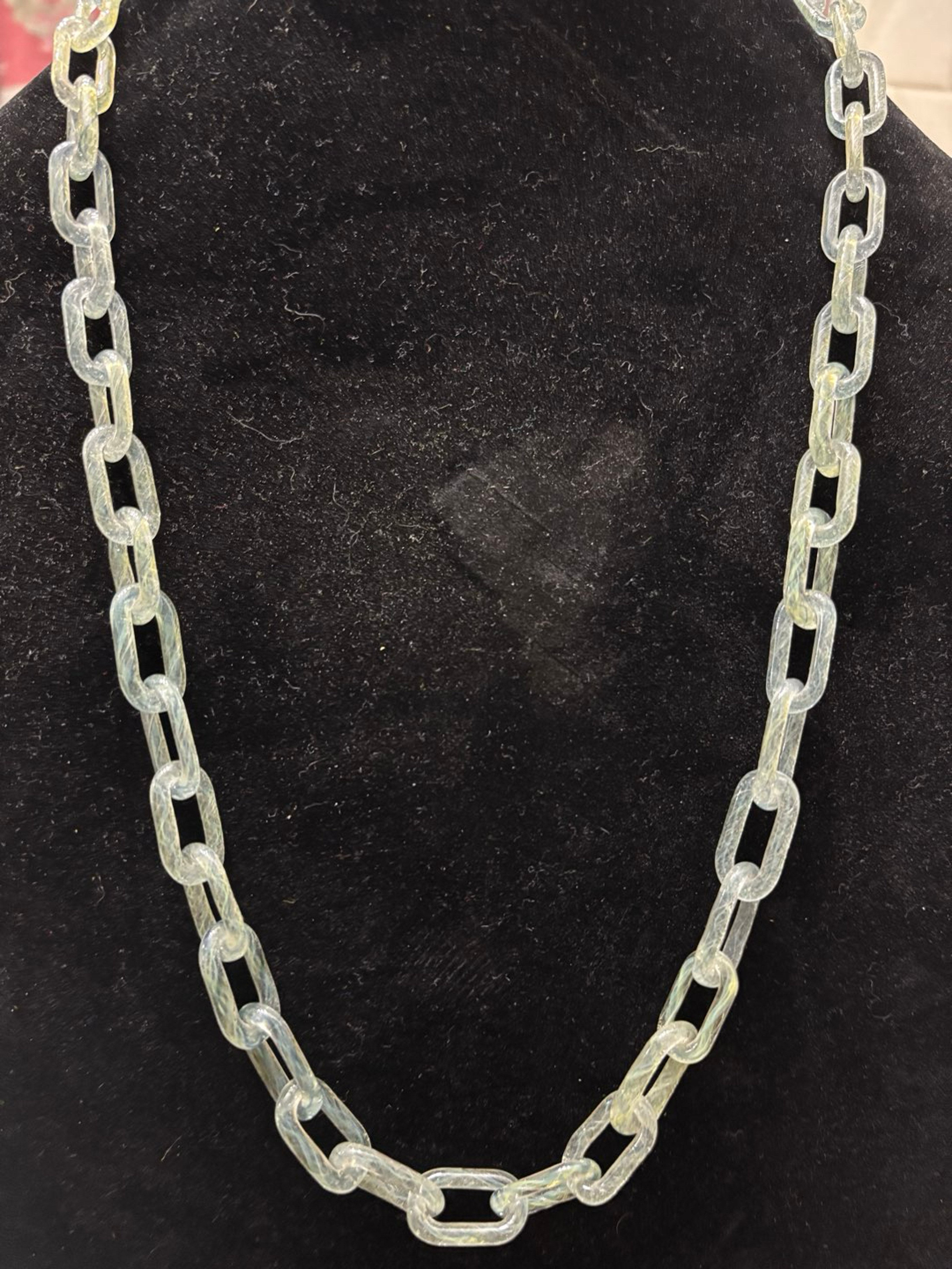 Multi color green chain with uv image 0
